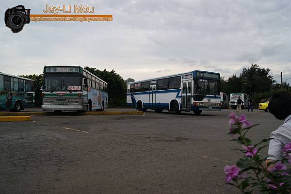 928-FU 板橋1202淡海 &360-FD 淡海～大度路～台北車站(2).jpg