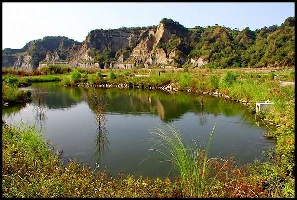 南投景點 崇山峻嶺的峭壁 竹山小黃山風景區 與 向日葵花海美景 阿賓的旅遊札記 痞客邦