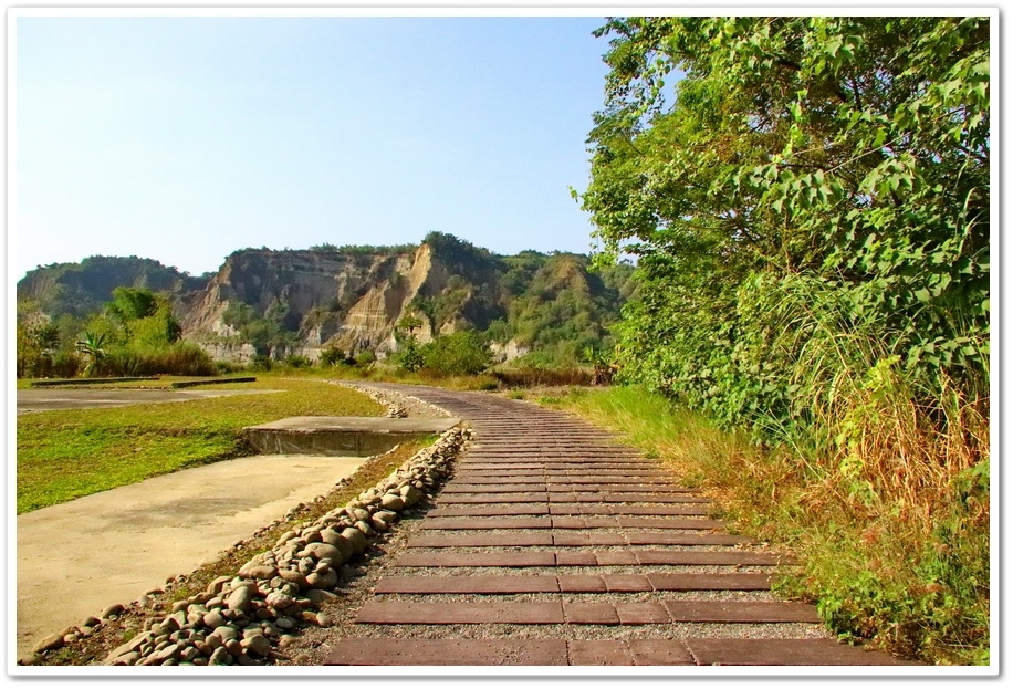 南投景點 崇山峻嶺的峭壁 竹山小黃山風景區 與 向日葵花海美景 阿賓的旅遊札記 痞客邦