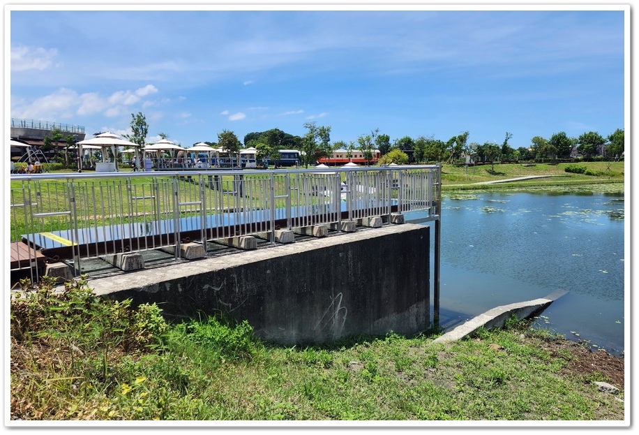 屏東《潮州鐵道園區》坐火車遊愛琴湖│湖畔喝咖啡─愛到高潮站