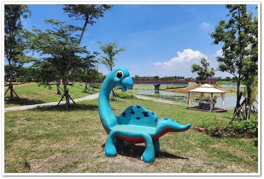 屏東《潮州鐵道園區》坐火車遊愛琴湖│湖畔喝咖啡─愛到高潮站