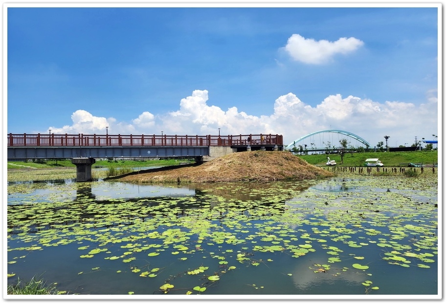 屏東《潮州鐵道園區》坐火車遊愛琴湖│湖畔喝咖啡─愛到高潮站