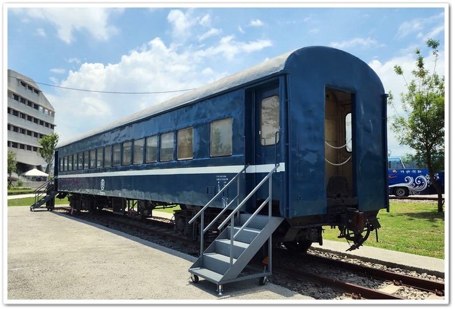 屏東《潮州鐵道園區》坐火車遊愛琴湖│湖畔喝咖啡─愛到高潮站