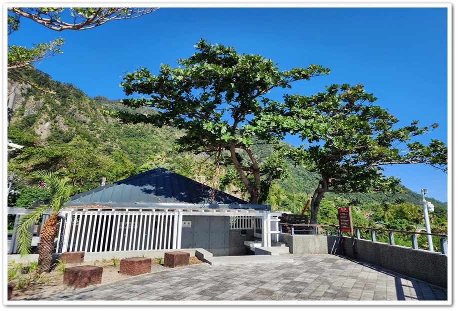 台東東河鄉衝浪聖地《金樽遊憩區》金樽陸連島消失的《貓洞》 台東東河鄉衝浪聖地《金樽遊憩區》金樽陸連島消失的《貓洞》