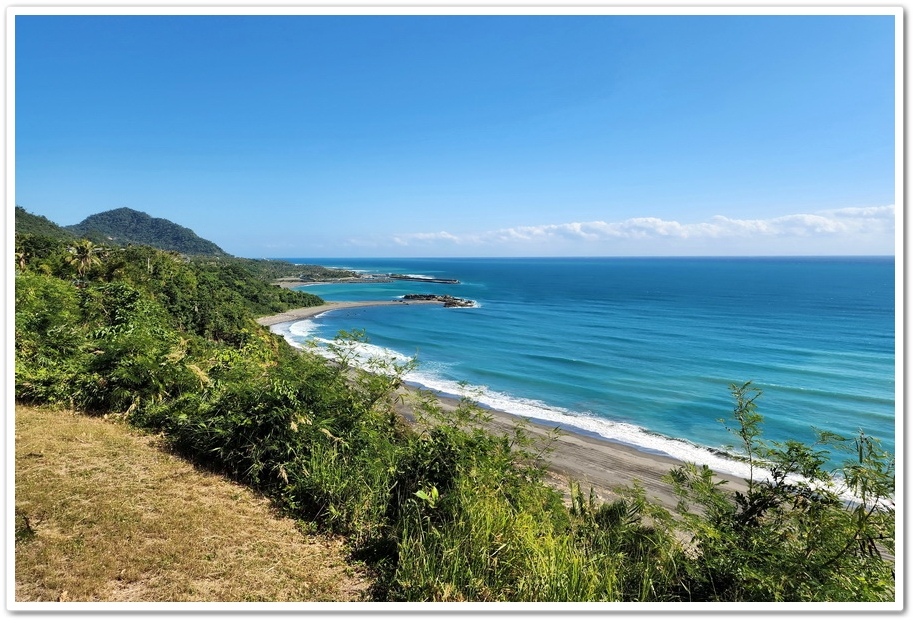 台東東河鄉衝浪聖地《金樽遊憩區》金樽陸連島消失的《貓洞》 台東東河鄉衝浪聖地《金樽遊憩區》金樽陸連島消失的《貓洞》