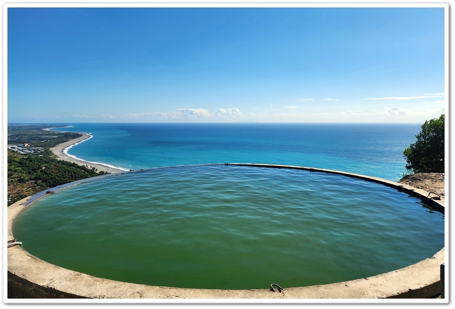 台東太麻里《華源觀景台天空之鏡》海灣絕景盡收眼底‧網美打卡熱