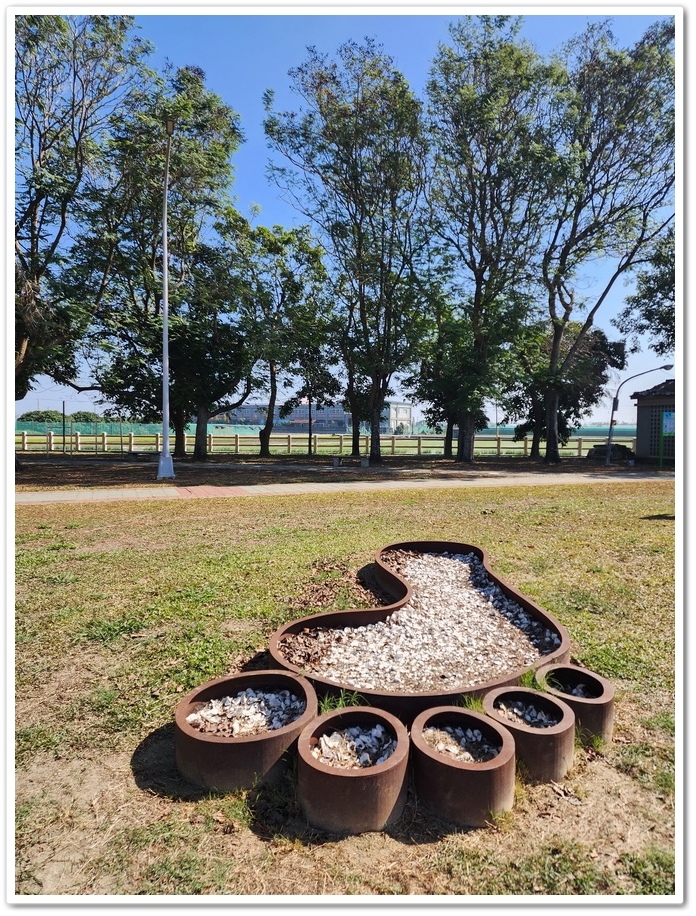 雲林縣《二崙軍史公園》巨人的腳、陸海空三軍國防戰備武器展示