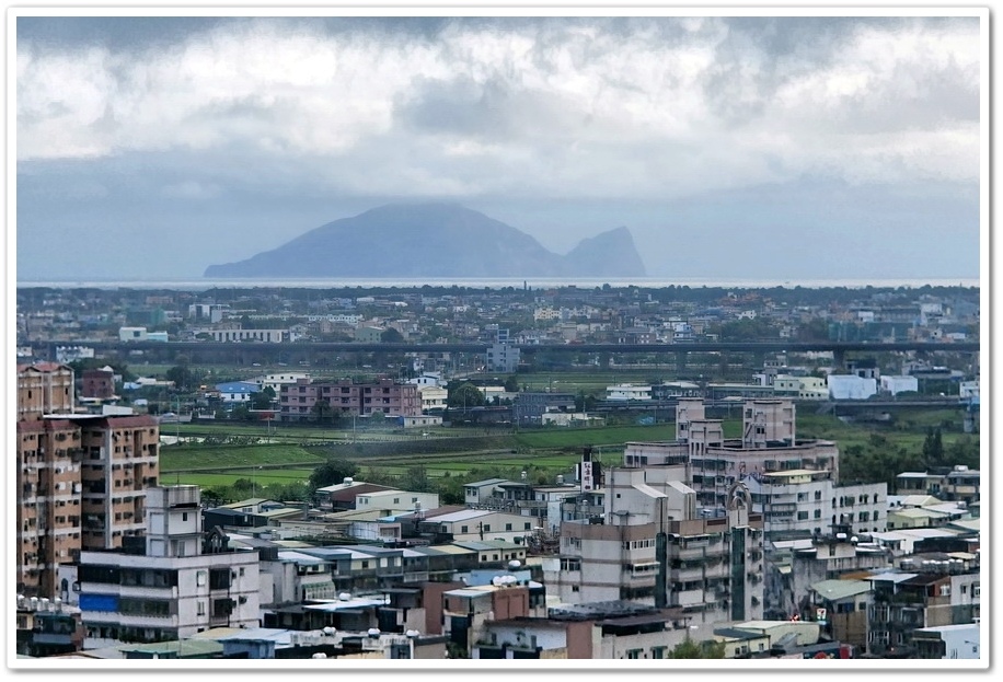 宜蘭市3星級《友愛大飯店》在飯店13樓即可眺望【龜山島】美景