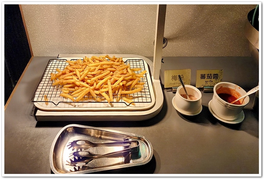 宜蘭市3星級《友愛大飯店》在飯店13樓即可眺望【龜山島】美景