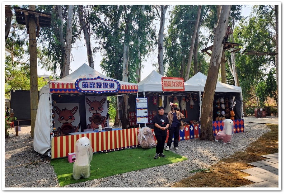 嘉義太保市《咩咩上樹萌寵樂園》森林高空冒險與餵食超萌療癒小羊