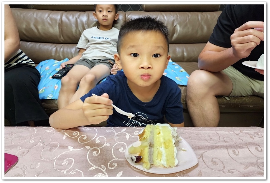 雲林斗六《一個太陽一個月亮》原住民風味餐廳慶祝母親節 雲林斗六《一個太陽一個月亮》原住民風味餐廳慶祝母親節