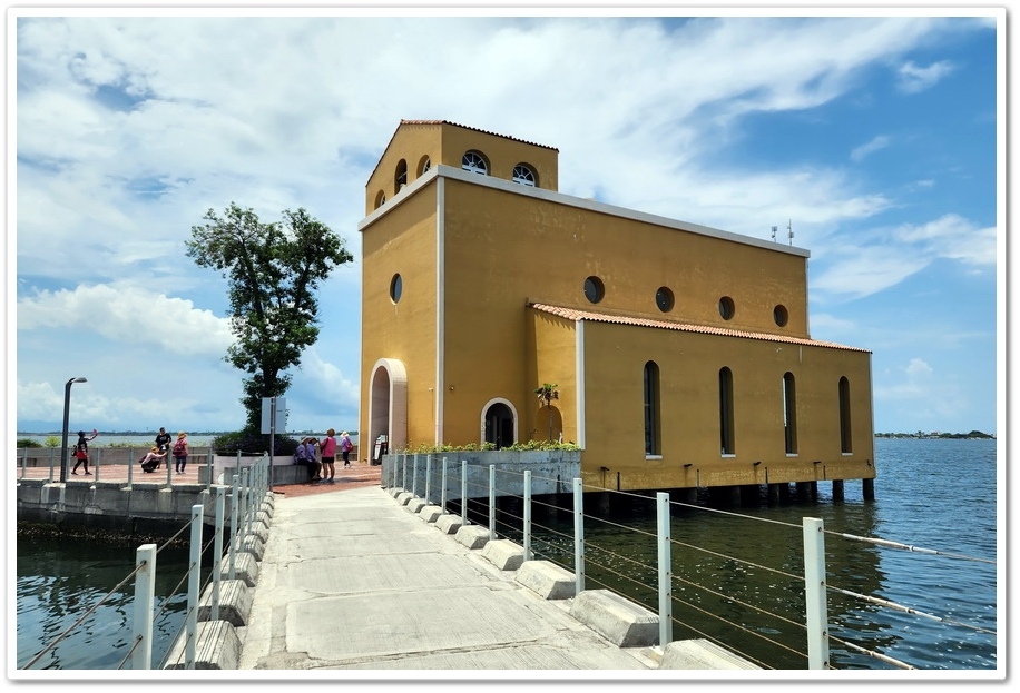 屏東大鵬灣《海上教堂咖啡》有你在的地方!就是最好的歸宿! 屏東大鵬灣《海上教堂咖啡》有你在的地方!就是最好的歸宿!