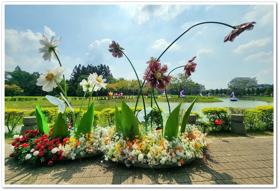 2025光織影舞《愛麗絲夢遊仙境》在【北香湖公園】展開一場奇 2025光織影舞《愛麗絲夢遊仙境》在【北香湖公園】展開一場奇