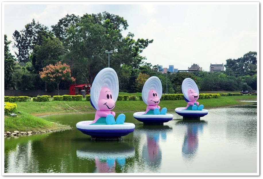 2025光織影舞《愛麗絲夢遊仙境》在【北香湖公園】展開一場奇 2025光織影舞《愛麗絲夢遊仙境》在【北香湖公園】展開一場奇