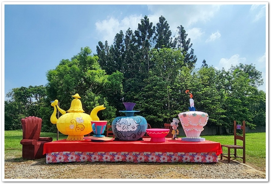 2025光織影舞《愛麗絲夢遊仙境》在【北香湖公園】展開一場奇 2025光織影舞《愛麗絲夢遊仙境》在【北香湖公園】展開一場奇