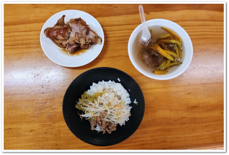 雲林『蘇林內豬腳大王』林內火車站前的豬腳懷舊美食!