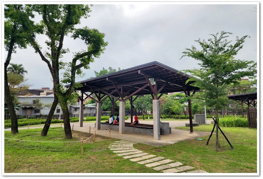 新北市金山區【金包里】廣安宮廟口《老街鴨肉》逛老街吃美食