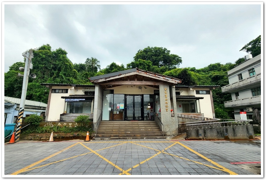 新北市金山區【金包里】廣安宮廟口《老街鴨肉》逛老街吃美食