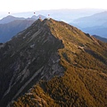 130926167-1左起 西巒大山.治茆山南峰(右 治茆山).玉山北北峰.玉山北峰.JPG