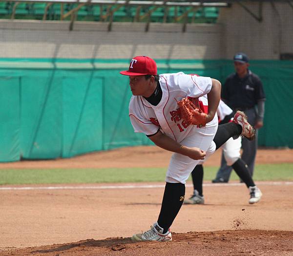 台東體中先發投手何俊賢 9局完投完封 台東體中先發投手何俊賢