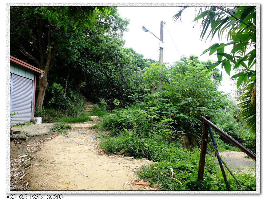 第二個叉路口,是產業道路