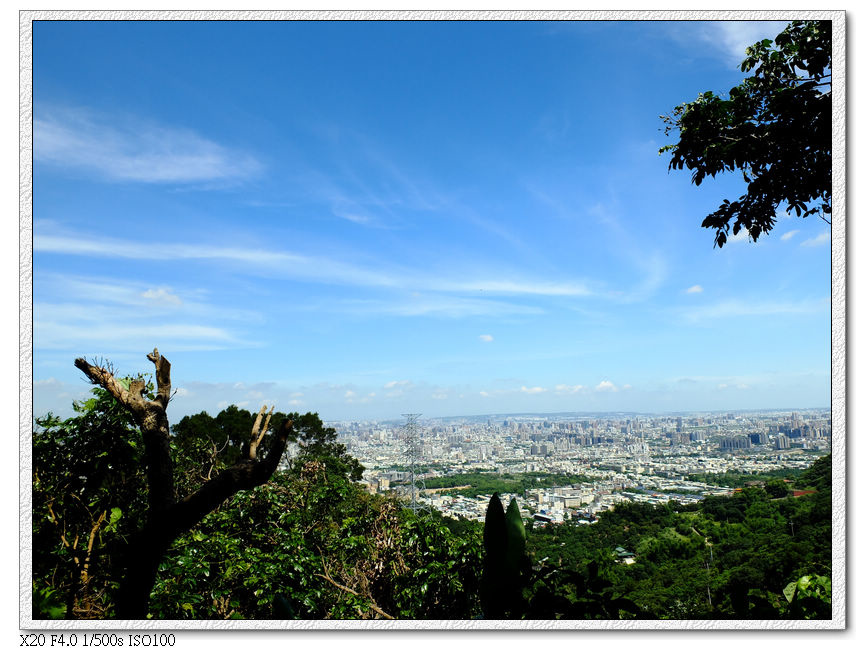 中間的休息點可以看見的風景