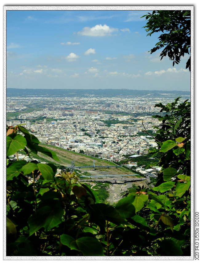 右手邊一江橋風景