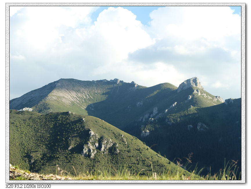 郎木寺的山