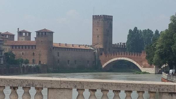 Europe 2018 1030.jpg