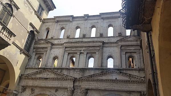 Europe 2018 1033.jpg Europe 2018 1033.jpg