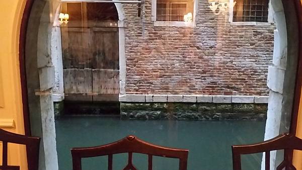 Europe 2018 1117.jpg Europe 2018 1117.jpg