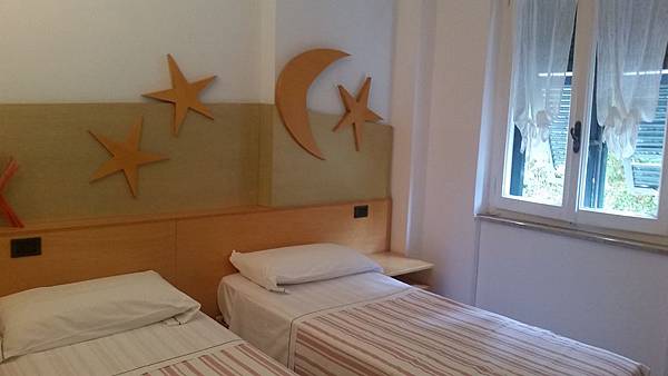 Europe 2018 1417.jpg Europe 2018 1417.jpg