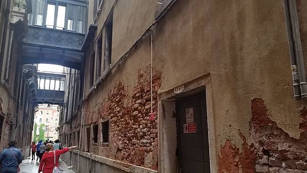 Europe 2018 1168.jpg Europe 2018 1168.jpg