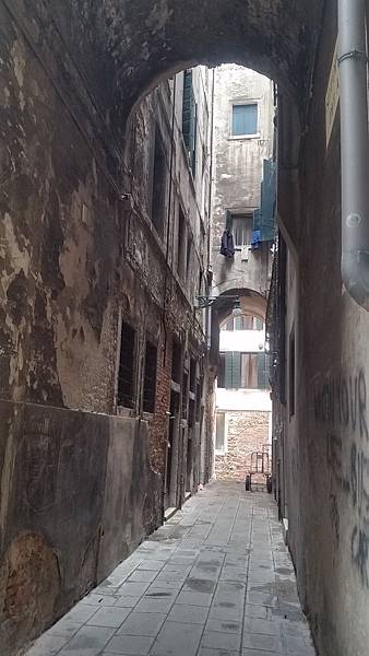 Europe 2018 1196.jpg Europe 2018 1196.jpg