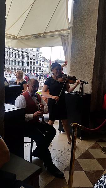 Europe 2018 1231.jpg Europe 2018 1231.jpg