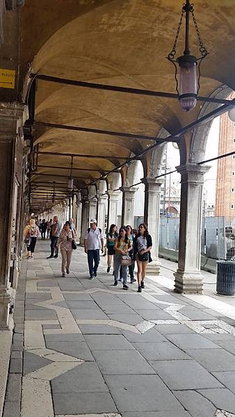 Europe 2018 1237.jpg Europe 2018 1237.jpg