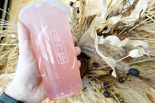 台南成大商圈植作茶豆穀類無咖啡因手搖飲料專賣店採用低溫烘焙天然穀飲料