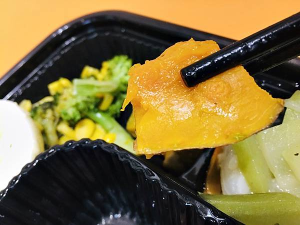 台南健康餐盒低油低卡餐盒推薦洋爸爸健康餐沒有生銅餐沒有味精，沒有雞粉，沒有化工食品吃得安心、吃得健康、吃得多樣化的餐盒