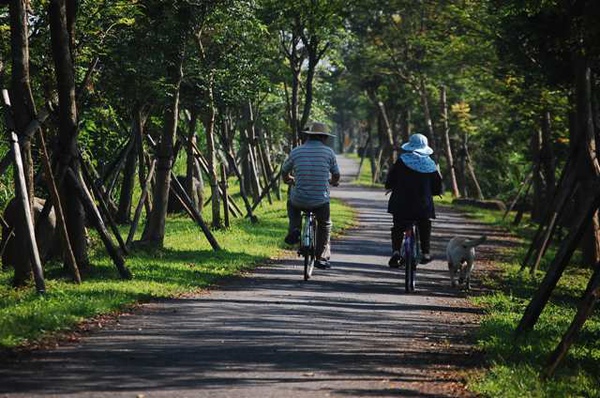 宜蘭民宿  三月三旅店  推薦宜蘭旅遊景點-  冬山河自行車道(冬山車站至大甲門)