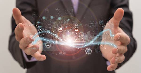 26527874_MotionElements_businessman-using-mobile.jpg 26527874_MotionElements_businessman-using-mobile.jpg