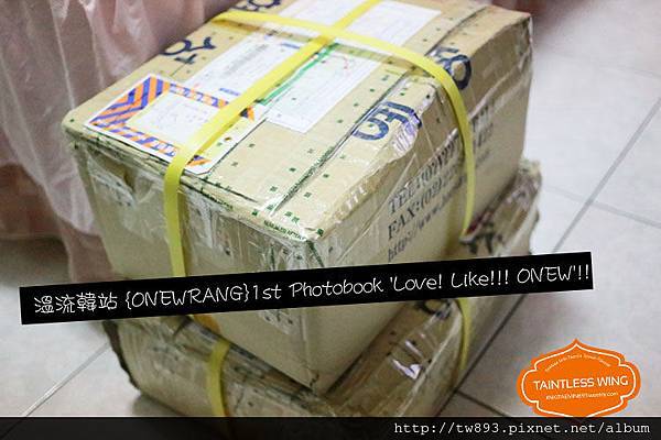 溫流韓站 {ONEWRANG}1st Photobook 'Love! Like!!! ONEW'!!