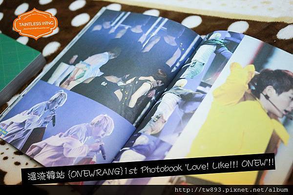 溫流韓站 {ONEWRANG}1st Photobook 'Love! Like!!! ONEW'!!