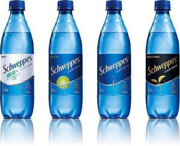 【「Schweppes舒味思」新聞圖片六】「Schweppes舒味思」全系列共4款氣泡水即日起在全台便利商店及各大量販通路陸續上市，邀請消費者一起體驗優雅的力量(可口可樂公司提供).jpg