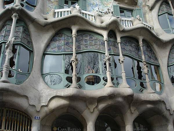 Casa Batllo-骨頭之家,聽起來很恐怖,但是裡面很可愛