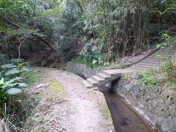 狗殷勤古道 037