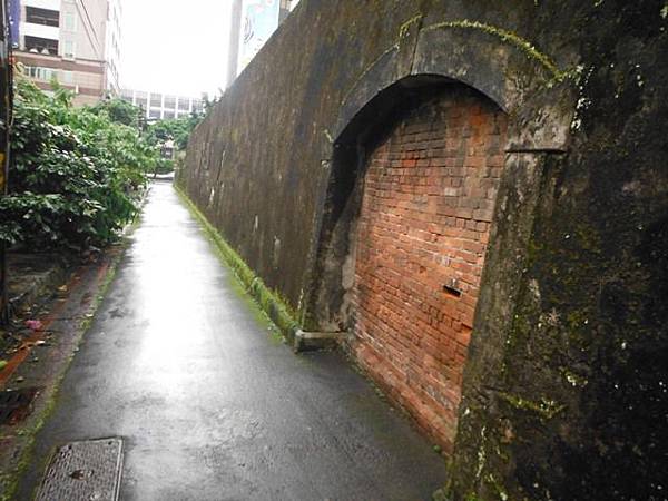 台北監獄圍牆遺跡.台灣師範大學高等學校講堂 059