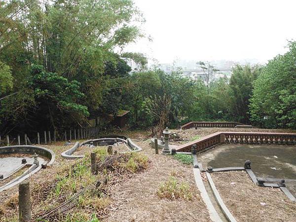 嚴禁塚埔放牧碑.新莊第一公墓 051.JPG