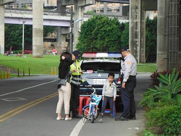 騎單車到景美山賞桐槓龜行 010