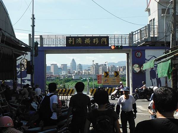 尋鄭朝安德政去思碑.新莊文昌祠.尋艋舺媽祖宮租額碑.礁溪庄義塚定界碑 046.JPG