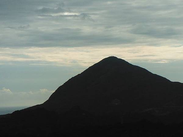 滴水山北峰.滴水山.赫頭山.大寮塚碑 121.JPG